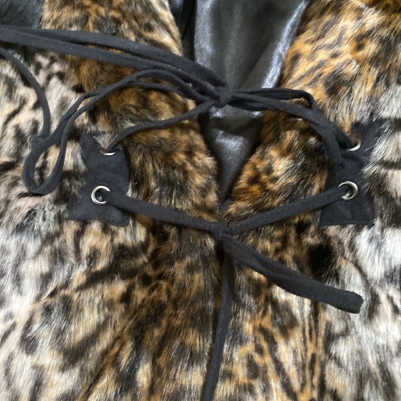 Pamela McCoy fur replica  Coat Size M cheetah - Picture 2 of 10